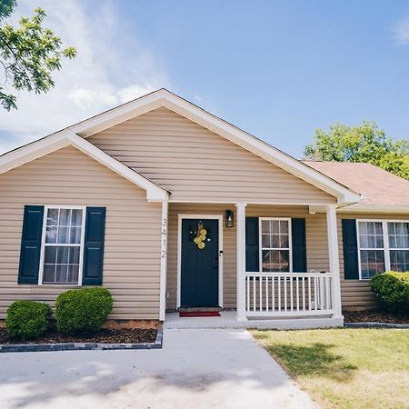 City Retreat - 4 Bedroom Oasis With King & Private Yard Near Downtown Charlotte Exterior photo