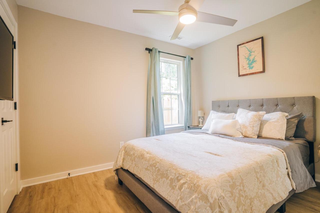 City Retreat - 4 Bedroom Oasis With King & Private Yard Near Downtown Charlotte Exterior photo