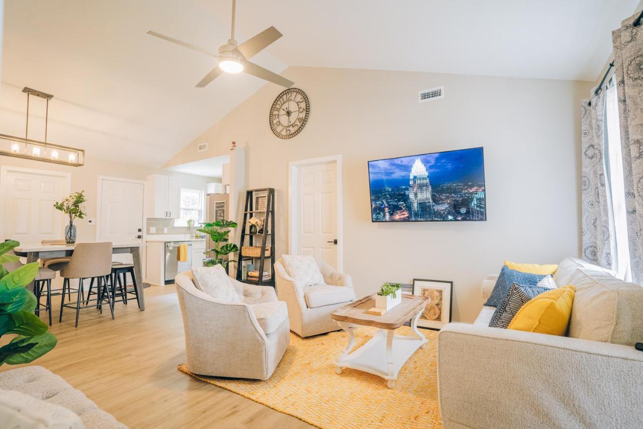 City Retreat - 4 Bedroom Oasis With King & Private Yard Near Downtown Charlotte Exterior photo